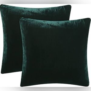 Craft Darbar Green Velvet Pillowcases